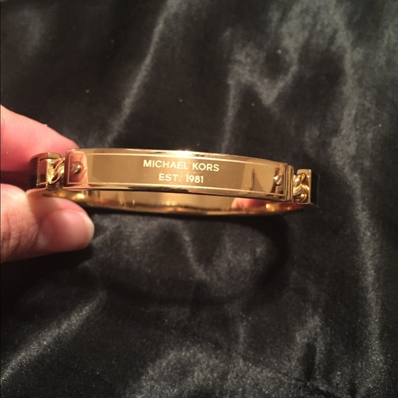 Michael Kors Gold / Black Heritage Plaque Bracelet - Picture 2 of 6